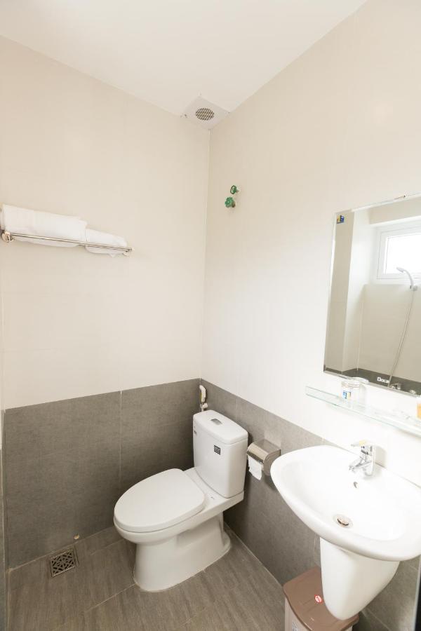 Hung Gia Hotel Quy Nhon Exterior photo